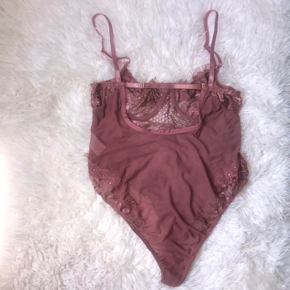 💕Lace Bodysuit💕 - Picture 5 of 5